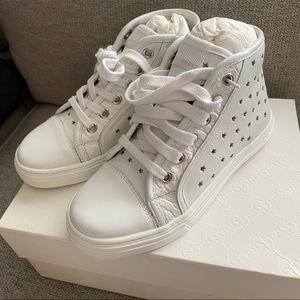 New Never worn Gucci sneakers size 12/30